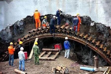 贾汪隧道钢花管支护案例